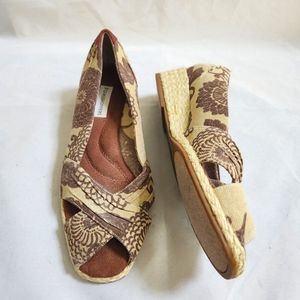 Grasshoppers Floral Tan Brown Espadrilles SIZE 8.5